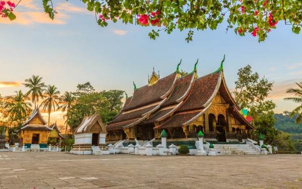 VINH – XIÊNG KHOẢNG –LUONGPRABANG – VANG VIÊNG -VIÊN CHĂN – VINH